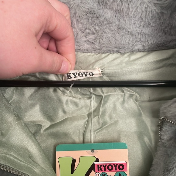 Super cute green super soft cropped jacket - Picture 3 of 8